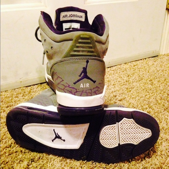 Jordan's/grey/purple Mens - Picture 3 of 3