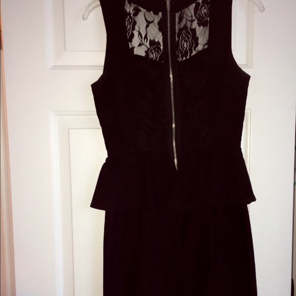 Dress - Picture 2 of 2