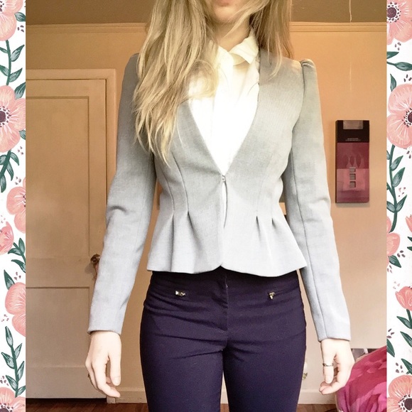 H&M Jackets & Blazers - 💥FINAL PRICE DROP💥 H&M Cropped Grey Blazer
