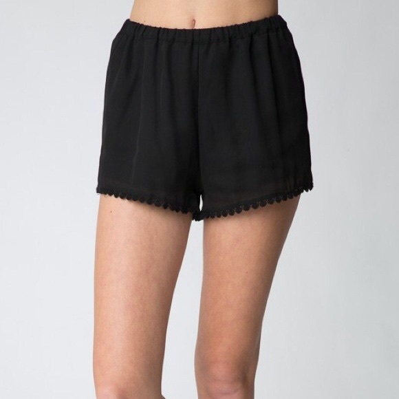 🚫SOLD🚫 Brandy Melville crochet trim shorts