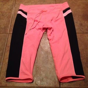 Lululemon Athletica Coral Cropped Yoga Pants 12