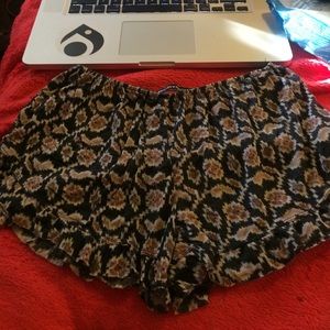 Brandy Melville vodi shorts