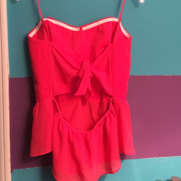 Guess Top - Picture 2 of 2