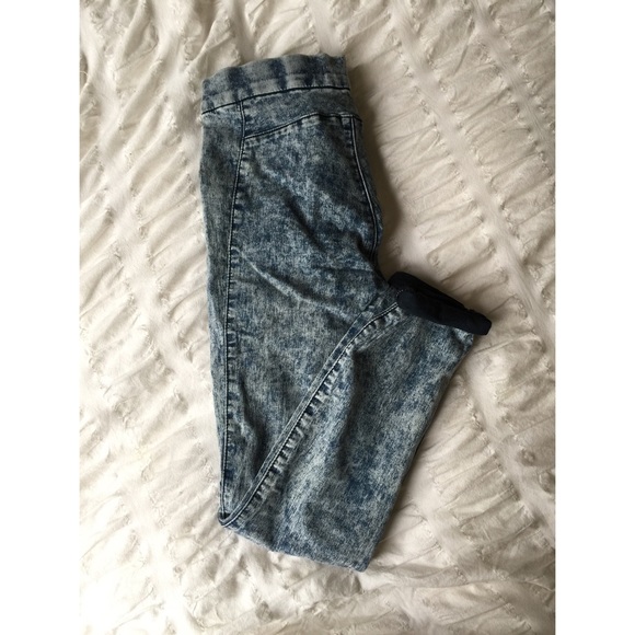 Acid wash jeans