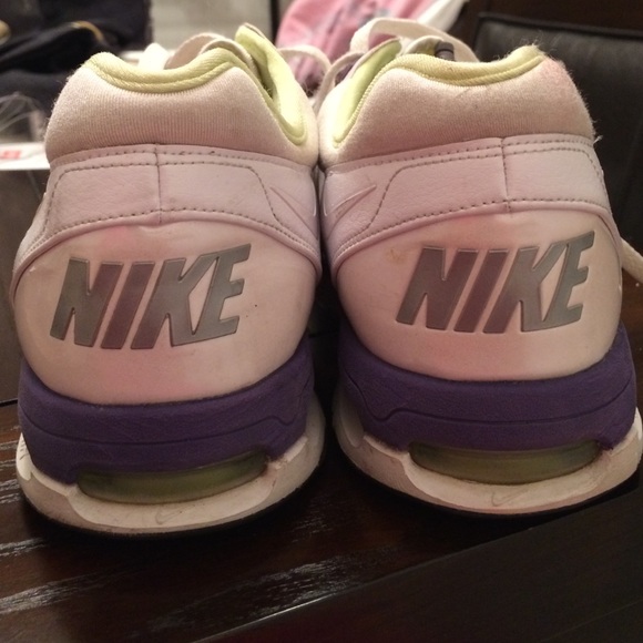 Shoes - Picture 3 of 4