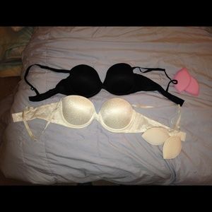 2 Wonderbra Multi-way push-up bras