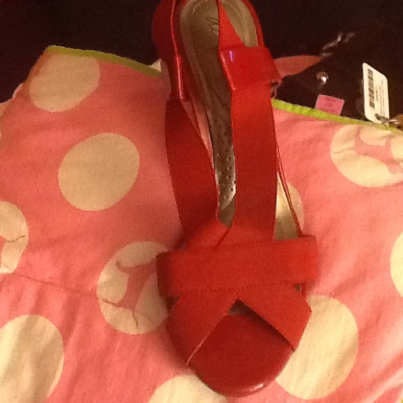 Sold on bundle - Picture 2 of 3