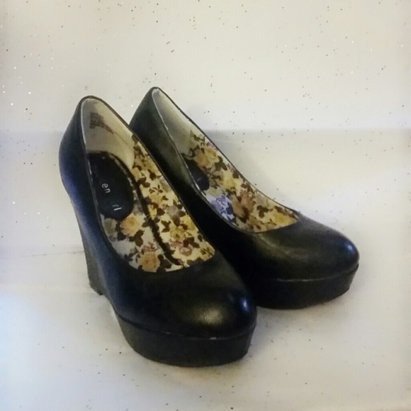 Black leather wedge shoes, size:6.5