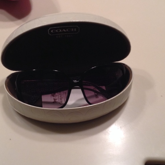 Coach sunglasses - Picture 3 of 3