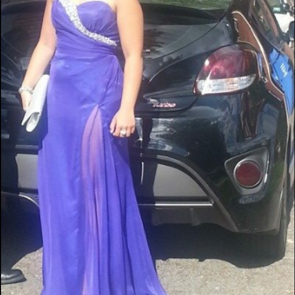 PROM DRESS - Picture 3 of 3