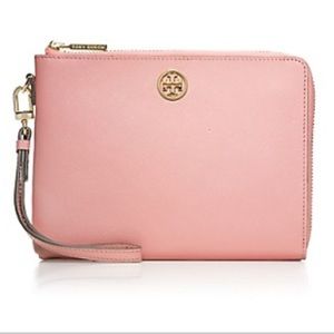 Tory wristlet