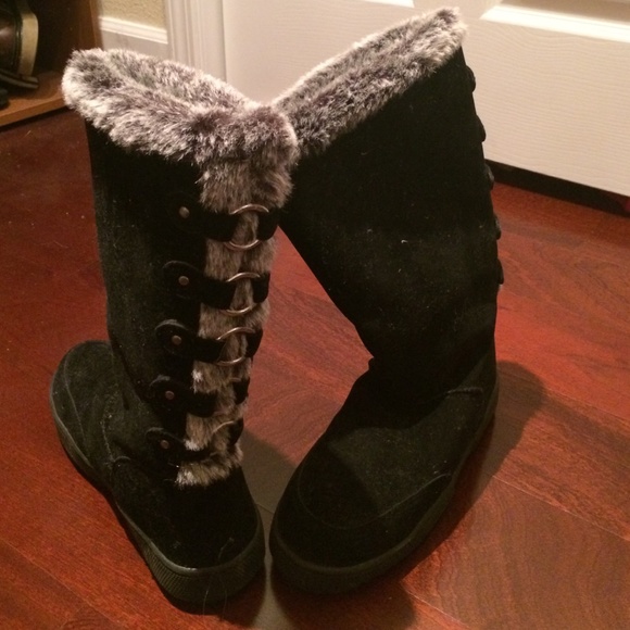 NWOT: Black boots