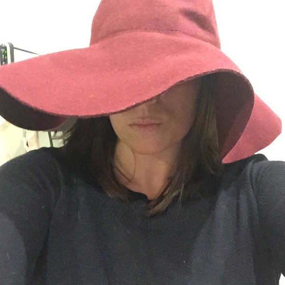Accessories - Wool wide brim floppy hat