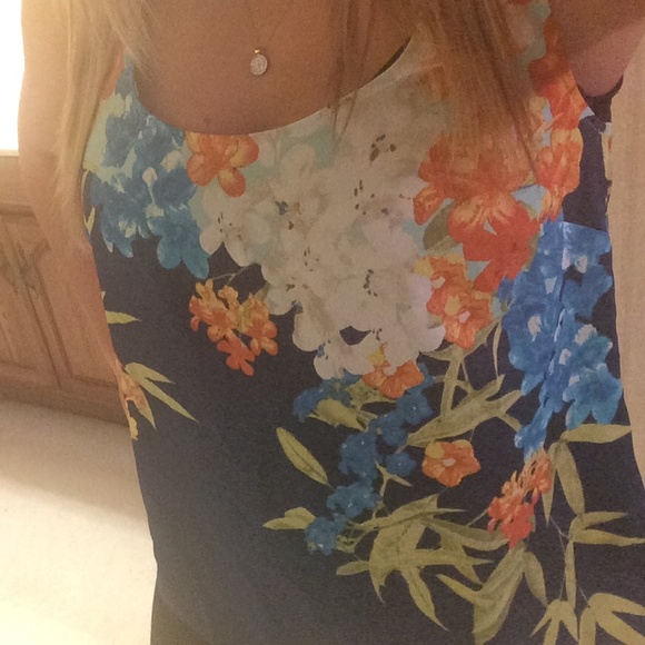 Very pretty blue flower tank