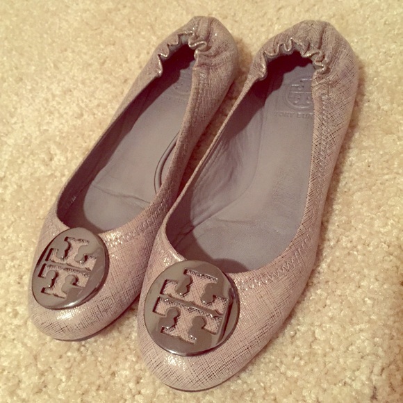 tory burch flat