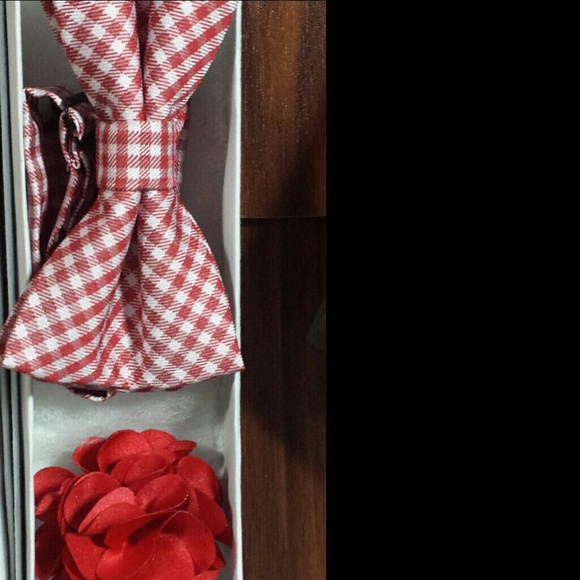 Tie n Lapel