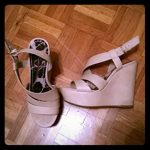 Jessica Simpson nude wedges