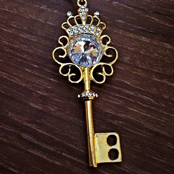 Key To The Royalty, Necklace . - Picture 4 of 4
