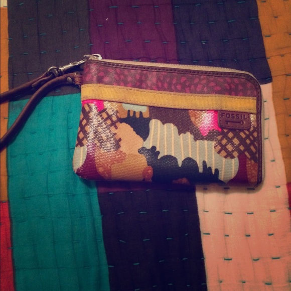 Fossil wristlet