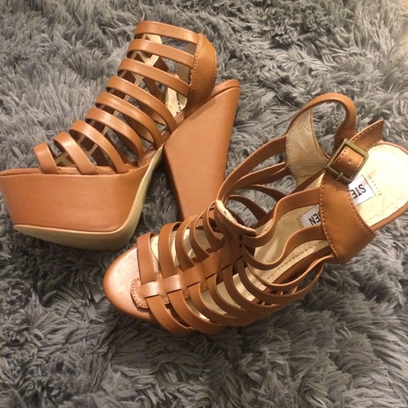 Glendael Cognac Heels - Picture 4 of 4
