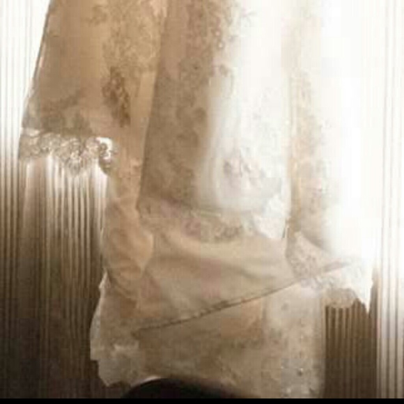 Wedding gown :) Offer me! Thanks. - Picture 4 of 4