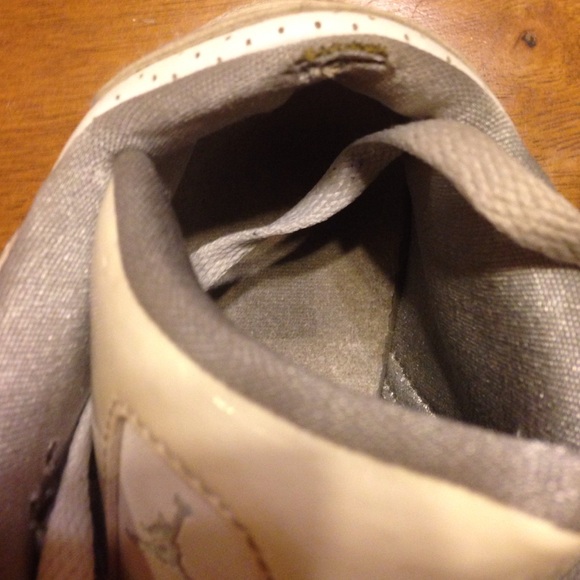 Shoes - Picture 2 of 4