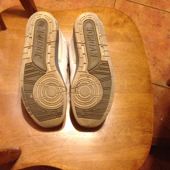 Shoes - Picture 3 of 4