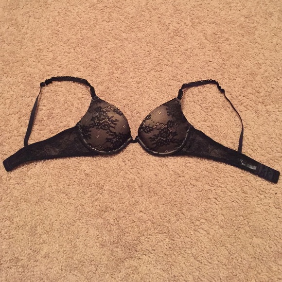 Like new black lacy Aerie bra!!