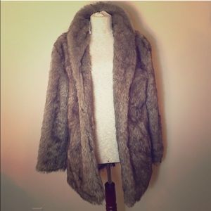 BUNDLE Faux fur coat and Global top SOLD