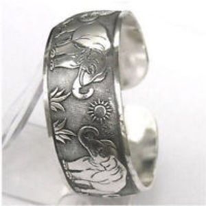 Beautiful tibetan silver bracelet