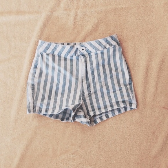 Bullhead striped high waisted shorts