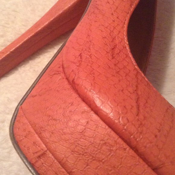 SOLD✨Coral Peep Toe Platform Heels - Picture 2 of 4