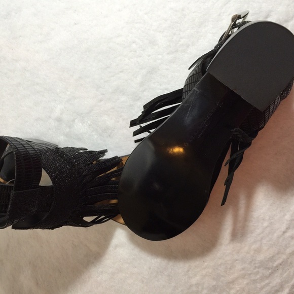 ❌Sold❌Zara Fringe Leather Black Sandals - Picture 3 of 4