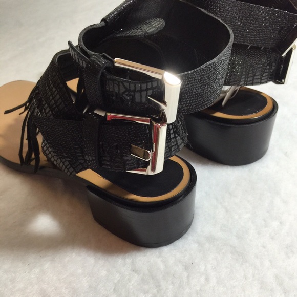 ❌Sold❌Zara Fringe Leather Black Sandals - Picture 4 of 4
