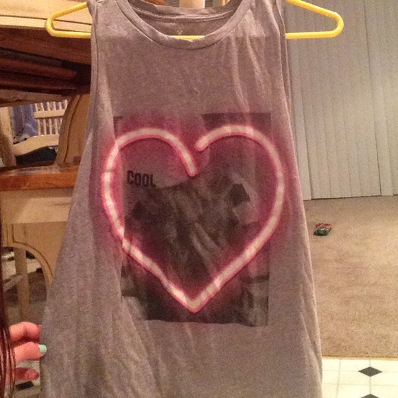 American eagle muscle tank