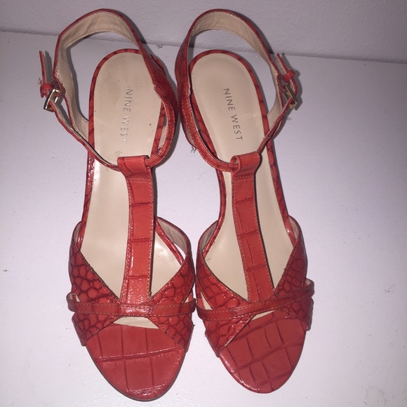 Red heels.💋 - Picture 2 of 3