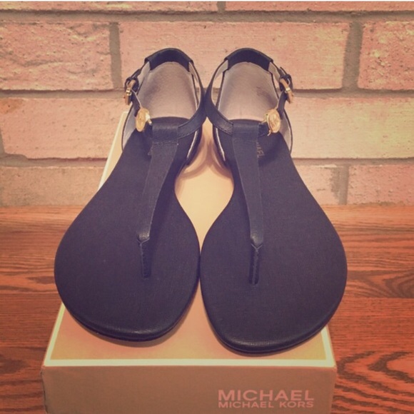 NIB MK flat sandal👠👌🏻💃🏼