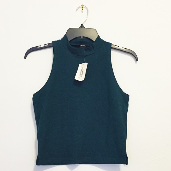 ❌SOLD❌ Forever21 Olive Green Crop Top - Picture 3 of 3