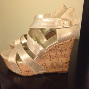 Lite Gold Wedges