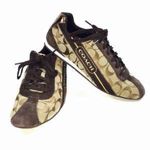 C o a c h  S h o e s