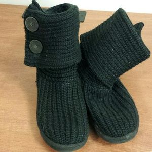 Knitted uggs