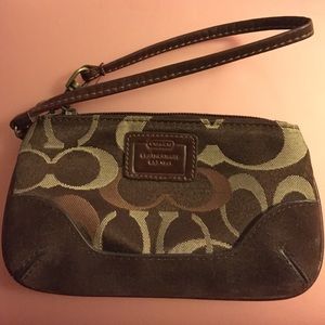 Wristlet & blue tank top