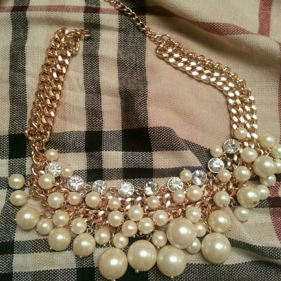 Pearl cluster necklace