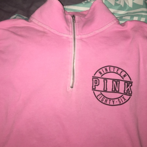 Gently worn, RARE VS half zip