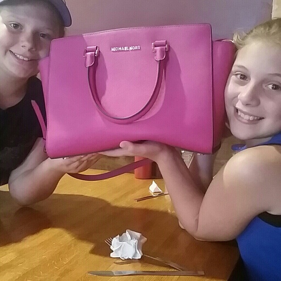 Meet your buyer, seller and trader - Picture 4 of 4