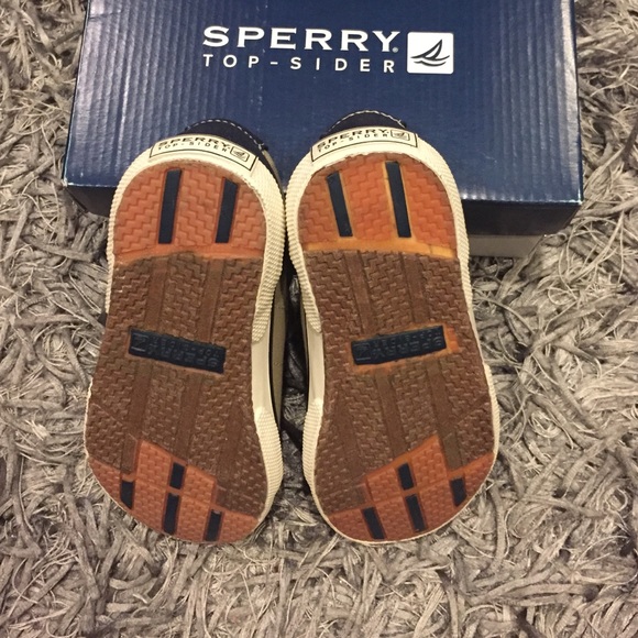 Shoes - Picture 4 of 4