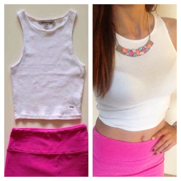 🚨SOLD🚨White crop top