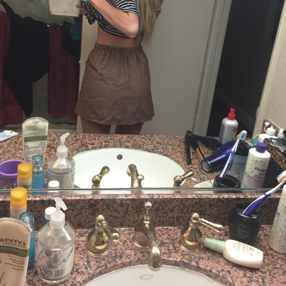 Brandy Melville skirt - Picture 2 of 4