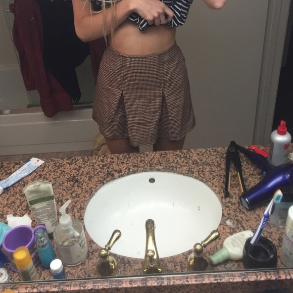 Brandy Melville skirt - Picture 3 of 4