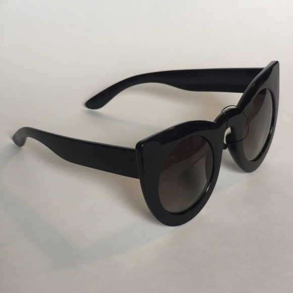 Round cat eye sunglasses đź•¶  All eyewear 3 for $30 - Picture 3 of 3